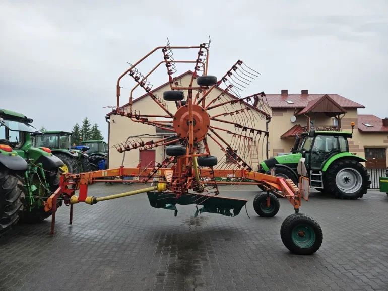 Zgrabiarka kverneland Ta 753 c skrętne koła claas , fella