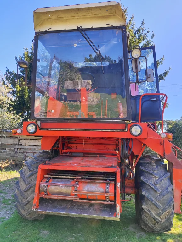 Sprzedam Kombajn Bizon Z056