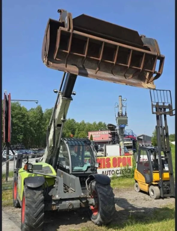Ładowarka teleskopowa CLAAS Scorpion 7030