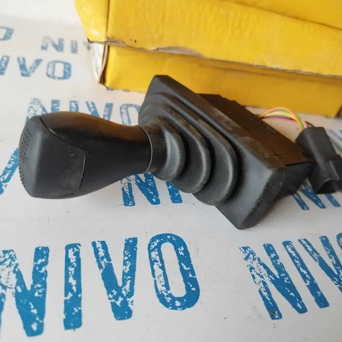 Jednoosiowy dźwigniowy joystick z efektem Halla JCB IQAN-LSL 2007.7715