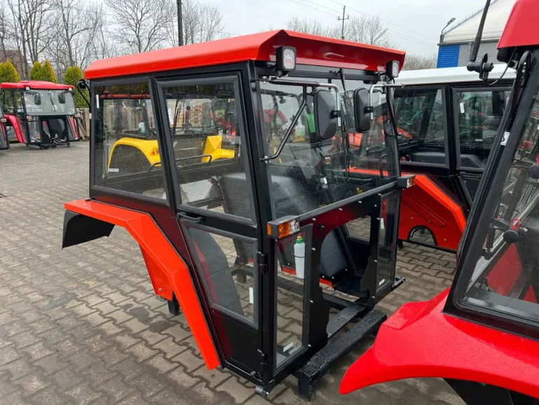 Kabina Ursus C330 C360 C-330 C-360 NAGLAK Kolor dachu do wyboru! -RATY