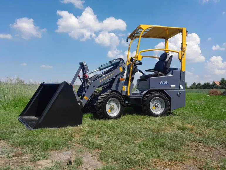 Wąska i zwrotna ładowarka EUROTRAC W10 I KUBOTA 22KM I Nowa 2025