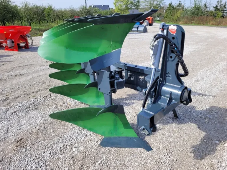 Pług obrotowy Awemak Revo 3+1 4 skibowy Prześwit pod ramą 73cm Rozsta