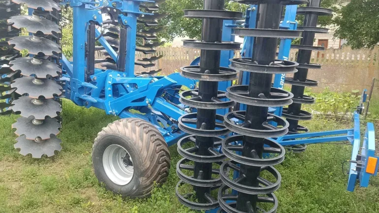 Brona talerzowa półzawieszana Landstal BTH 450