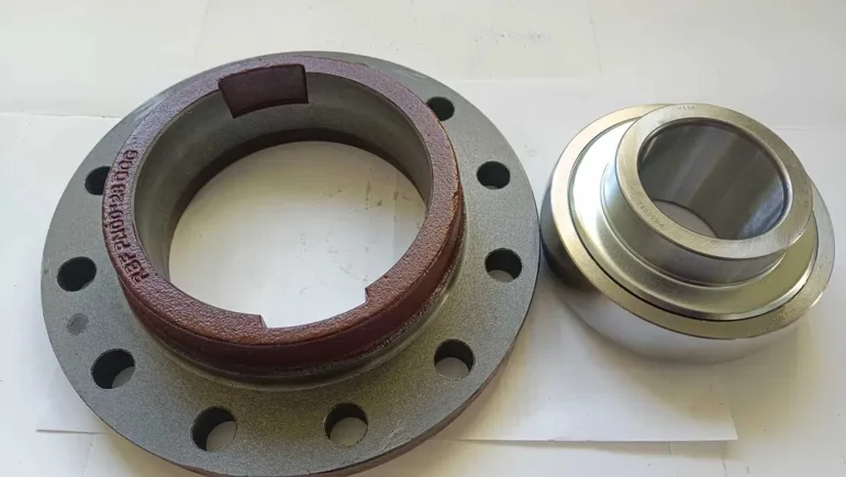 Łożysko z obudową Horsch Focus 12 otworów 00.24.02.33 zamiennik