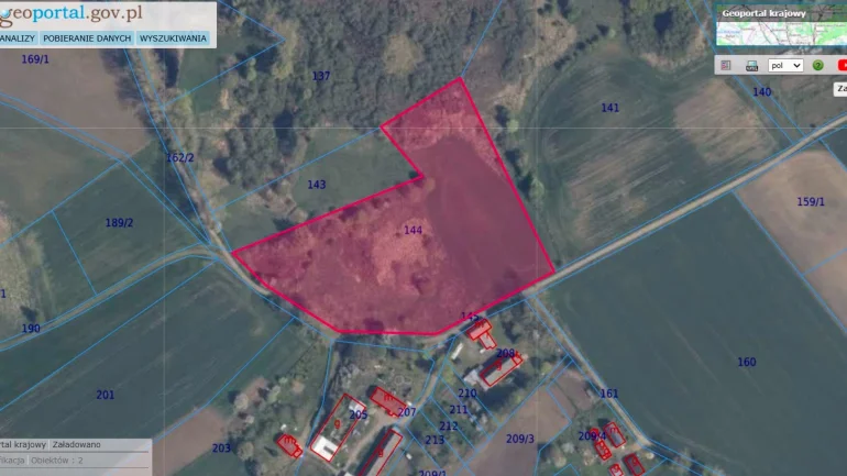 Na Sprzedaż nieruchomość , stare gospodarstwo na dwóch działkach.