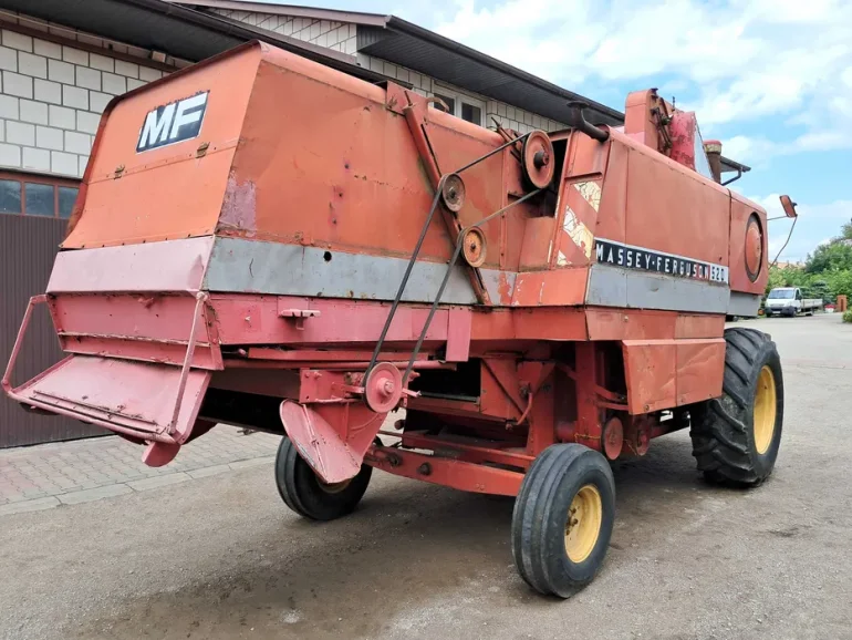 Kombajn Massey Ferguson 520 na części silnik kola pasowe sita