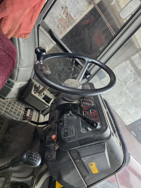 ciagnik Massey Ferguson 390 4x4