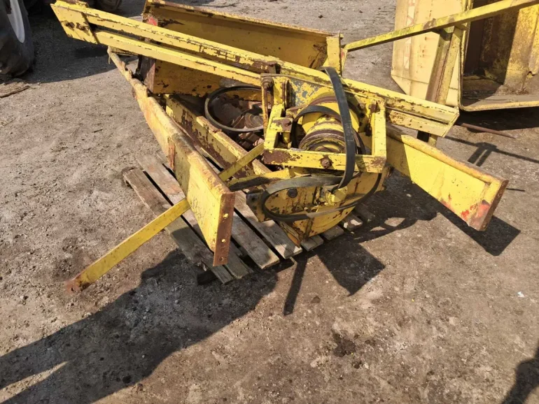 Sieczkarnia rozdrabniacz słomy New Holland 1540 kompletna