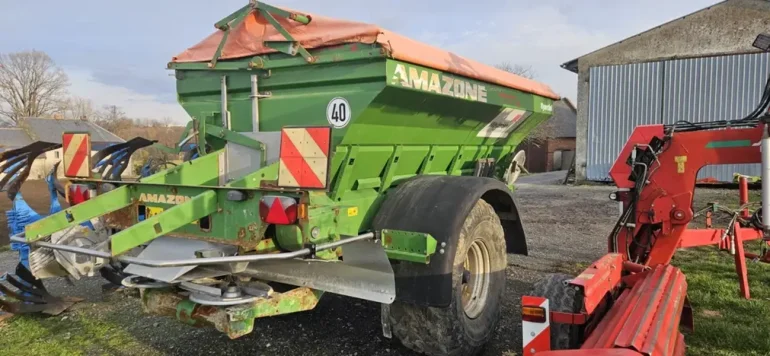 Rozsiewacz wapna i nawozu Amazone ZGB 5500 Special