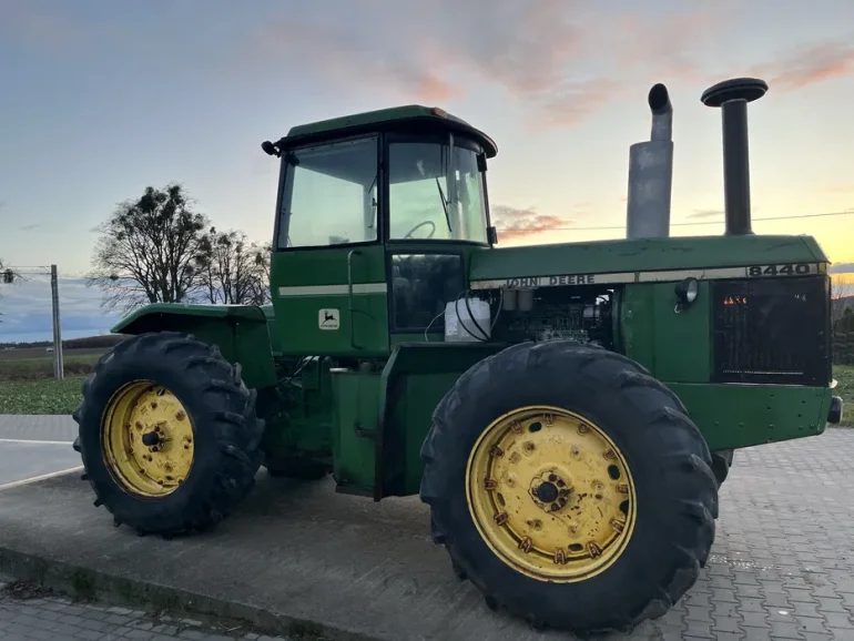 John Deere 8440 przegubowy (4955)