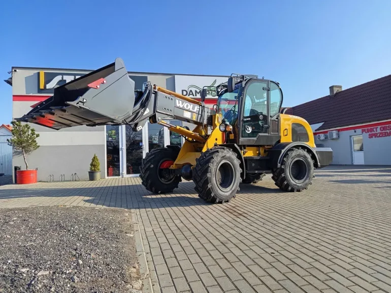 Ładowarka teleskopowa WOLF 825T I Wysokość podnoszenia 4,80 m I 2025