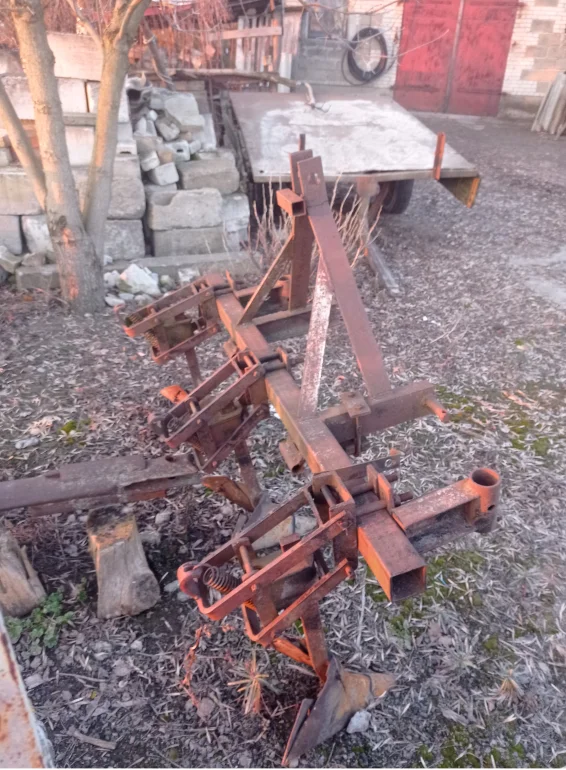 Przyczepy, obsypnik i felga.