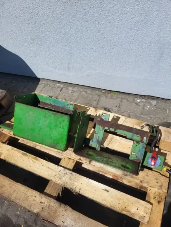 Skrzynki akumulatora John deere 4755,4955