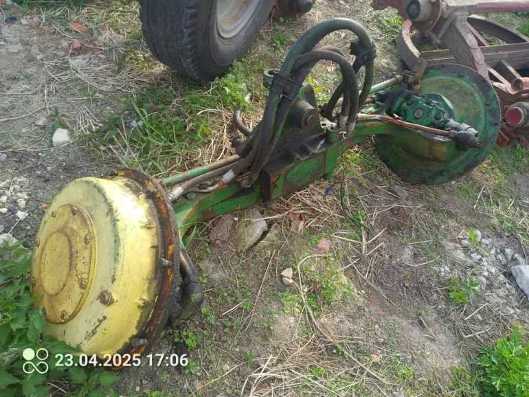 John Deere przedni napęd 2130