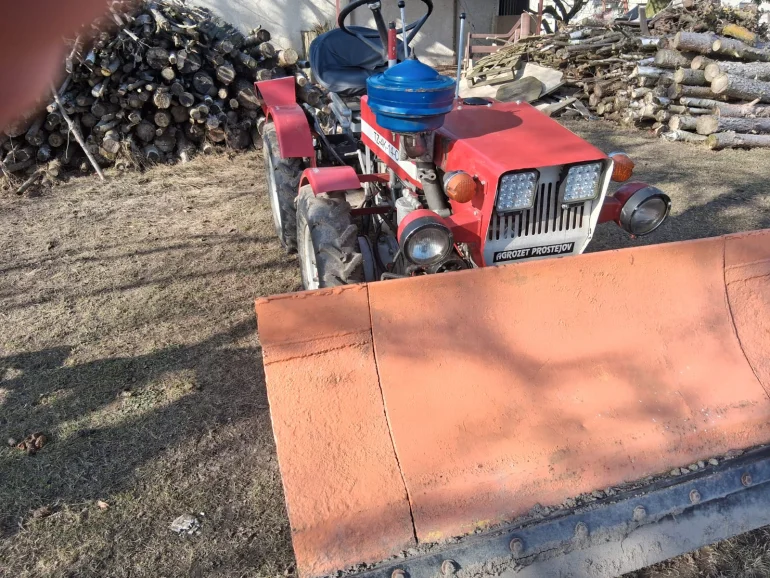 Traktorek 4x4 TZ-4K-14 ogrodniczy