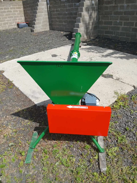 Przenośnik ślimakowy  T401 z koszem