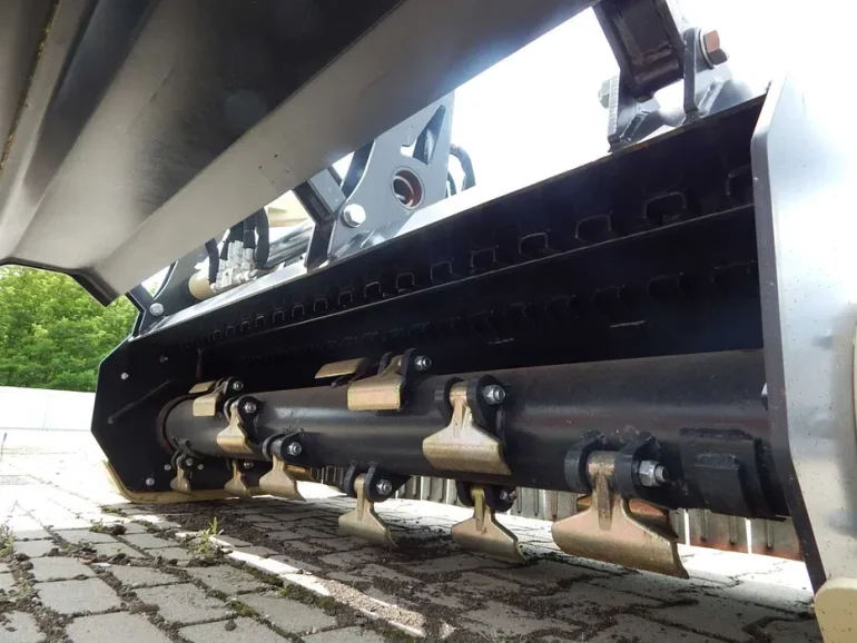 kosiarka bijakowa 180cm z klapą hydrauliczną i przesuwem MŁOTEK 1200g