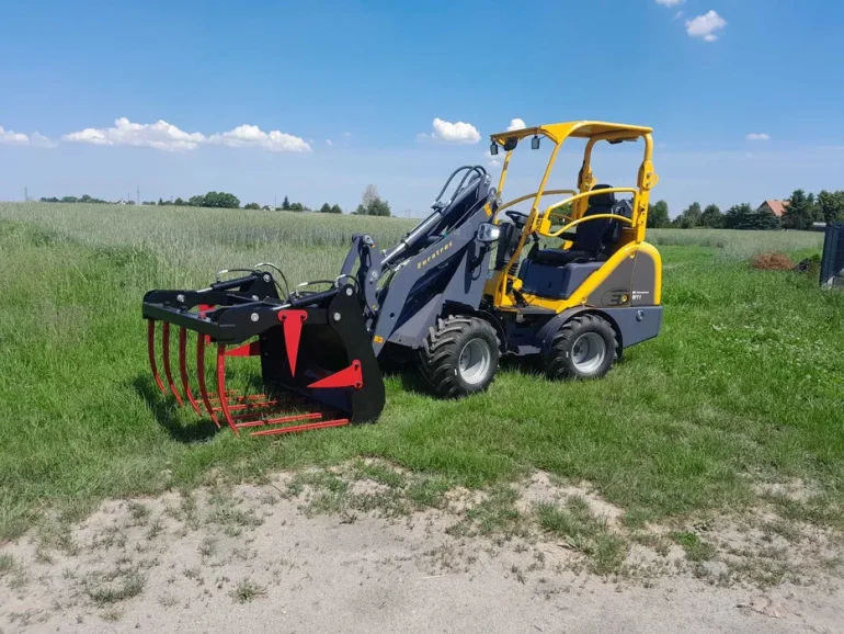 Ładowarka przegubowa EUROTRAC W11 [Silnik Kubota 26KM] Szerokość 110cm
