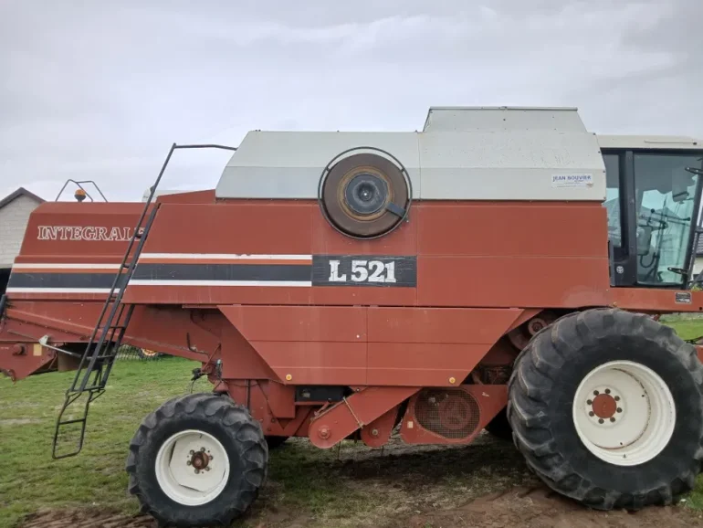 Zamiana Brutto VAT23 . Laverda L521 przystawka do kukurydzy 517 TX 68