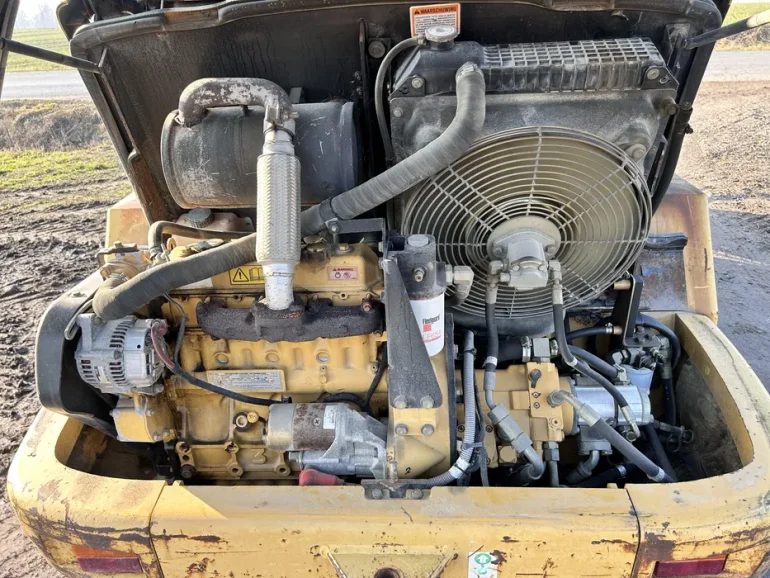 Ładowarka przegubowa Cat Caterpillar 906