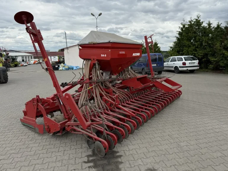 Agregat uprawowo siewny Accord 4,5 metra DA-S brona aktywna NG-S