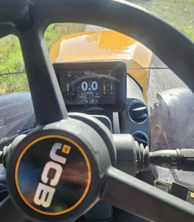Jcb fastrac 8330 icon 2023r 1000mth tuz wom