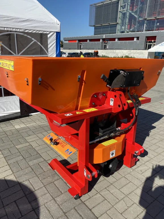 PK 1200 Piaskarka komunalna Posypywarka 850L/1200kg DOSTAWA