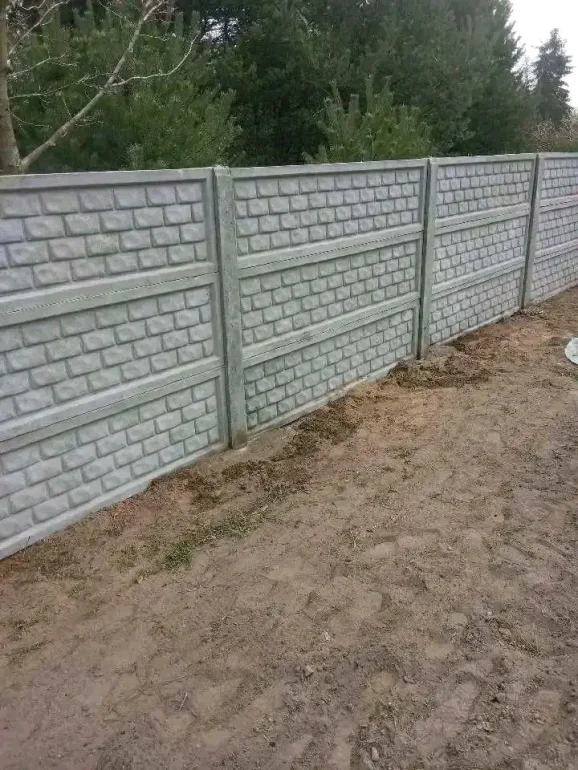 Montaż ogrodzeń