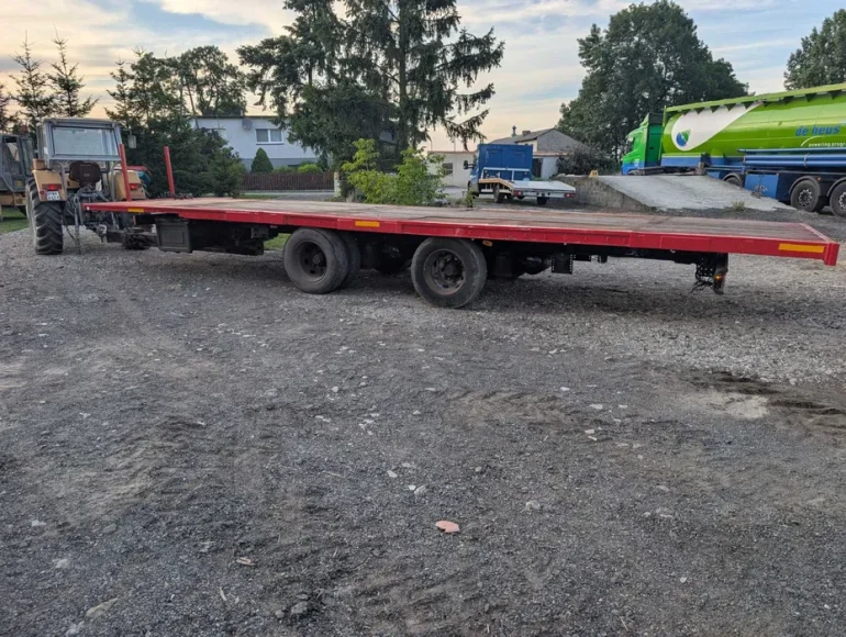 Przyczepa platforma do bel słomy tandem 9.6m podwozie rama Krone