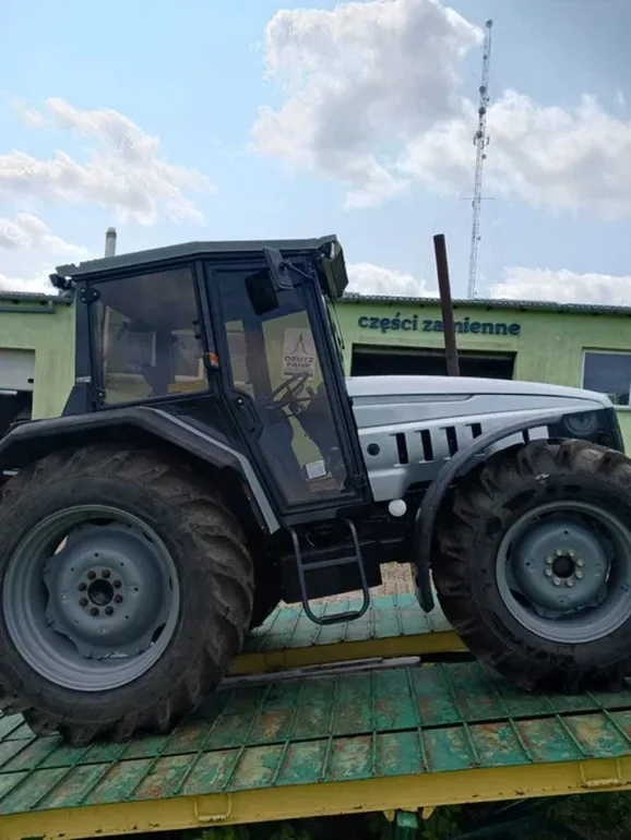 Ciągnik rolniczy LAMBORGHINI Grand Prix 874-90 z 2004 roku.