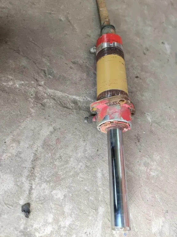Siłownik skrętu Manitou 626