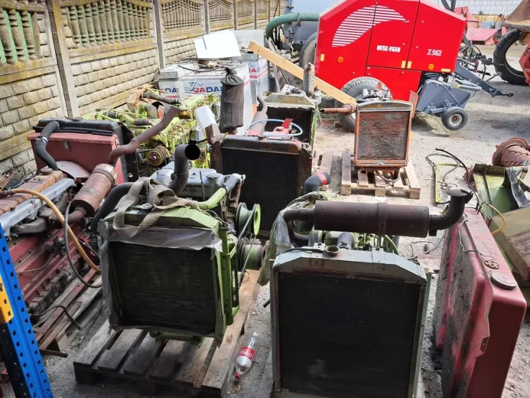 Silnik Perkins Mercedes 4, 6 cylindrów