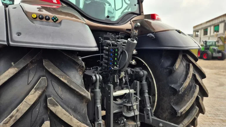 Ciągnik rolniczy Valtra T215 Versu - Finansowanie 0%, pełna gwarancja