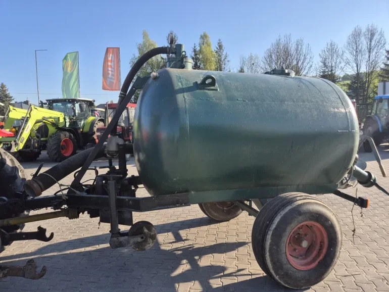 Beczkowóz asenizacyjny 4000l
