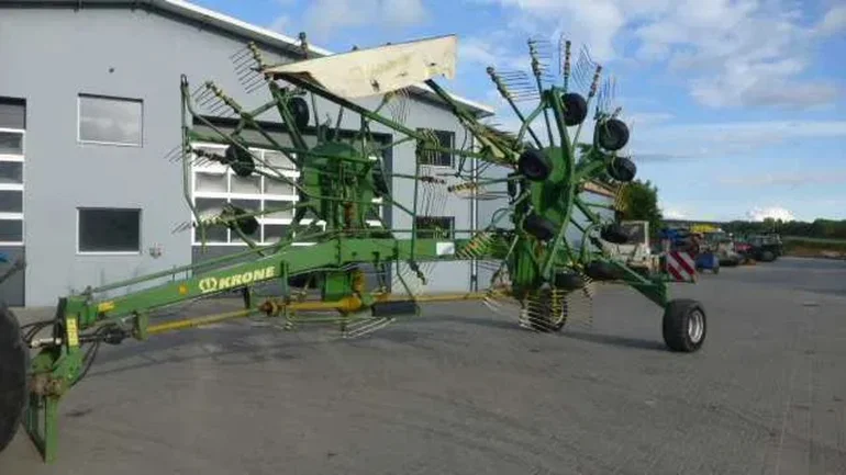 Zgrabiarka KRONE SWADRO 907 Grabienie do boku