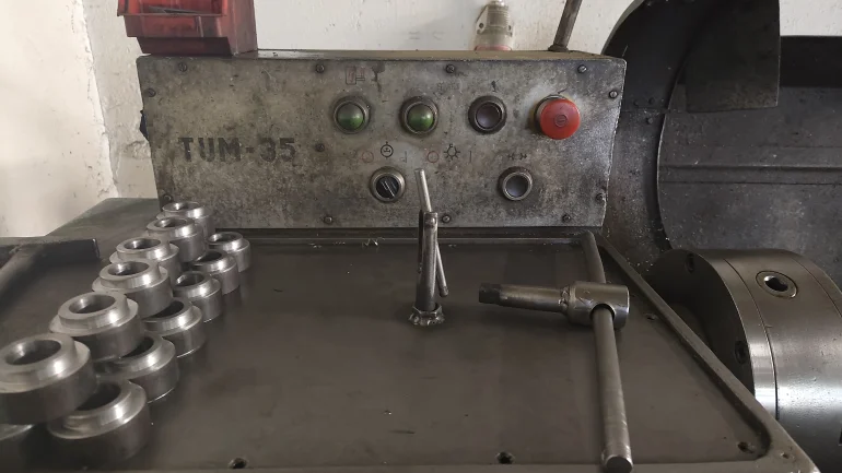 Tokarka uniwersalna TUM 35 – polska produkcja – 9 900 zł (do negocjacji)