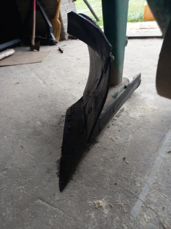 pług 3 skibowy Unia Grudziąc stan bardzo dobry