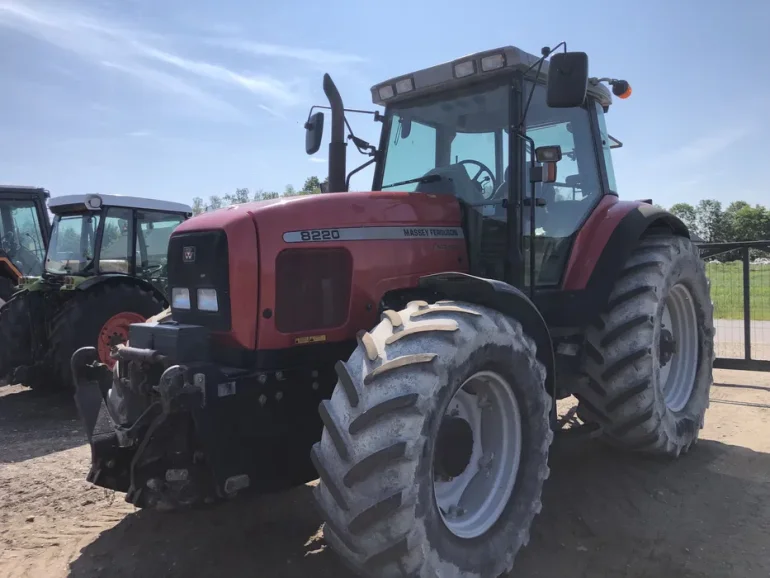 Massey Ferguson 8220 i inne