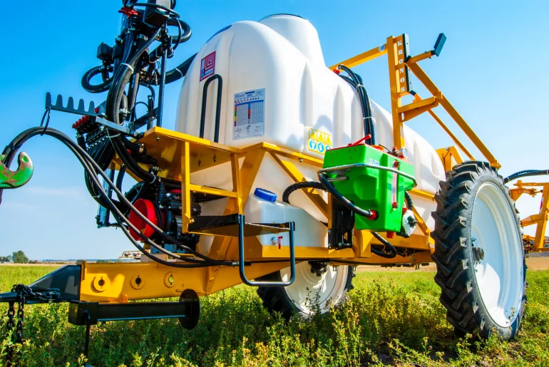 Opryskiwacze zaczepiane - Kronos 2500l-3000l 18m-21m Belka robocza