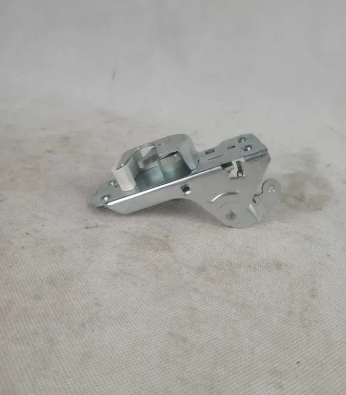 Zamek drzwi lewy/prawy 591.179.85/591.179.69 ZETOR 52.11-77.45