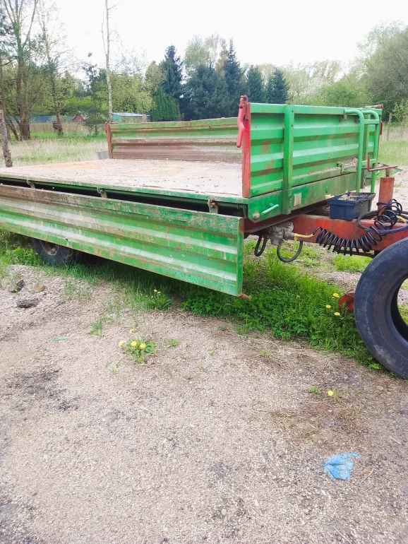 {rzyczepa ciężarowa rolniczą Pronar T 671:
