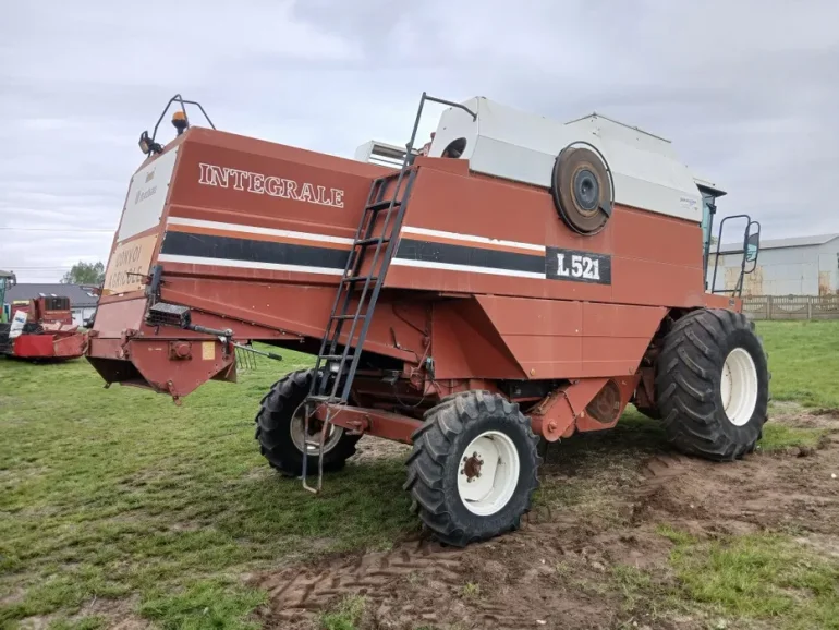 Zamiana Brutto VAT23 . Laverda L521 przystawka do kukurydzy 517 TX 68