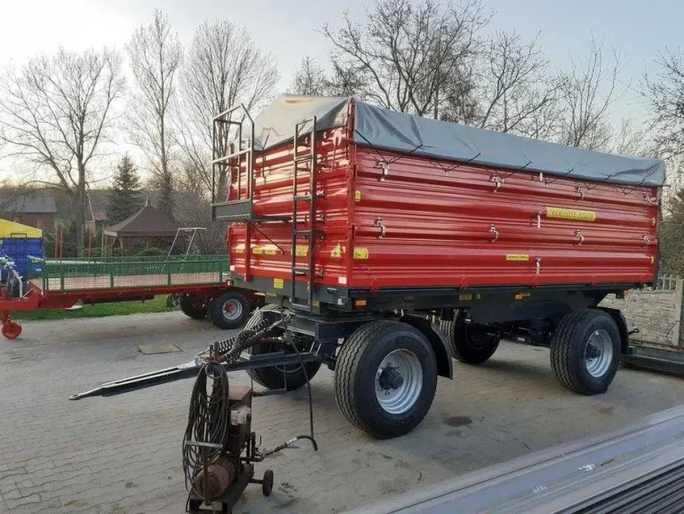 Przyczepa dwuosiowa z dyszlem skrętnym / tandem TECHMONT