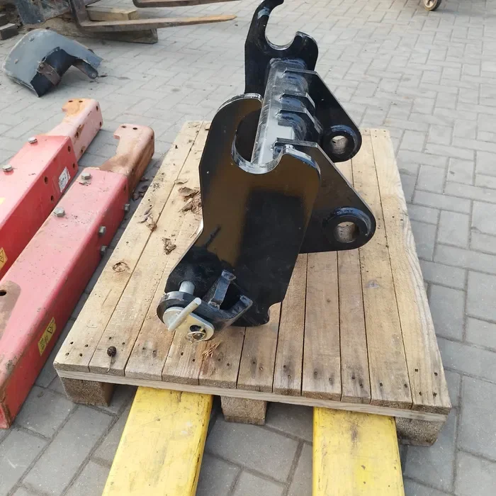Nowa karetka ladowarki Manitou