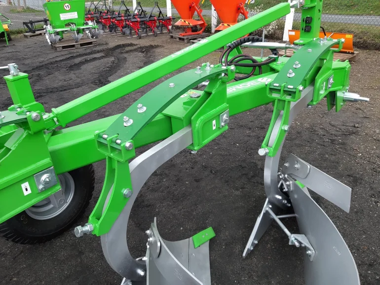 Pług ramowe Bomet LIBRA U068 3 skibowy
