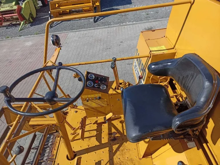 Kombajn zbożowy Sampo Rosenlew 500.Massey 330