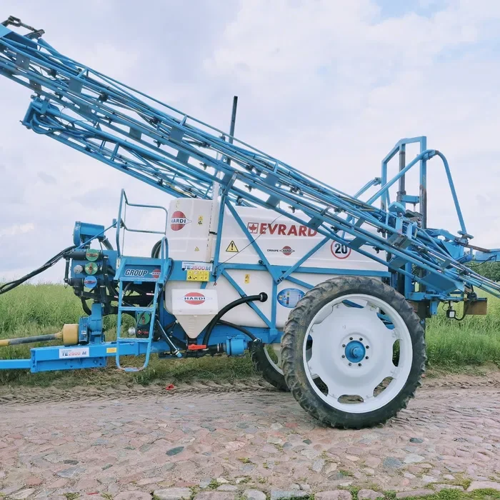 Opryskiwacz Hardi Evrard 2500l 24/21m Oświetlenie Hydraulika stan BDB!
