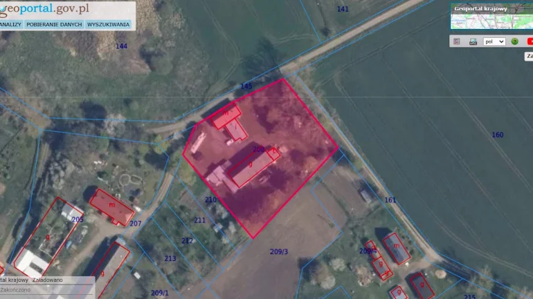 Na Sprzedaż nieruchomość , stare gospodarstwo na dwóch działkach.