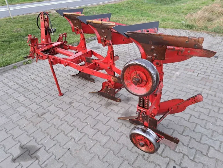 Pług obrotowy obracalny Niemeyer Volly Mat 3 skibowy